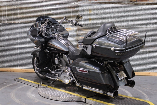 2016 Harley-Davidson Road Glide CVO Ultra at Texarkana Harley-Davidson