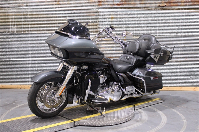 2016 Harley-Davidson Road Glide CVO Ultra at Texarkana Harley-Davidson