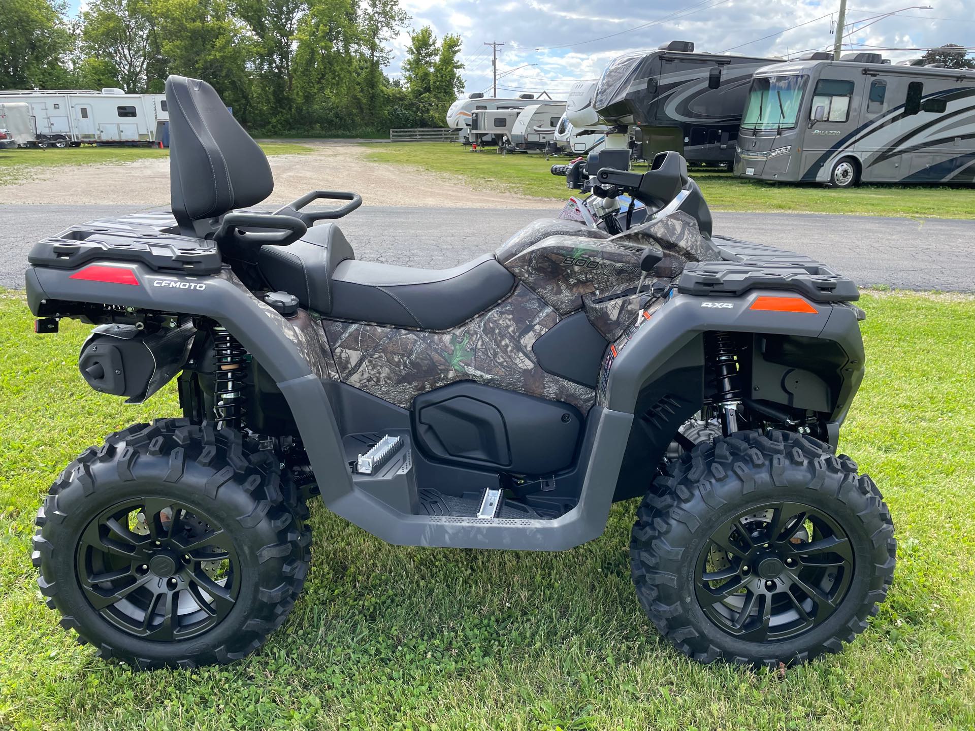 2024 CFMOTO CFORCE 800 Touring at Randy's Cycle