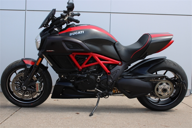 2015 Ducati Diavel Carbon at Eurosport Cycle