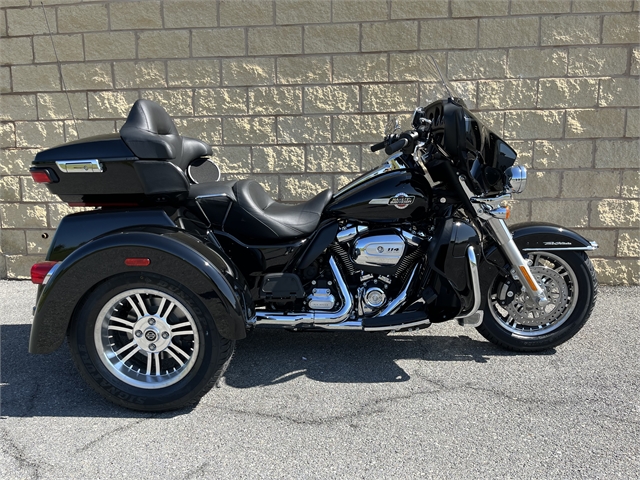 2021 Harley-Davidson® CVO™ Tri Glide® near me Augusta ME - Big