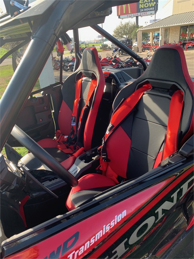 2022 Honda Talon 1000R FOX Live Valve at Kent Motorsports, New Braunfels, TX 78130