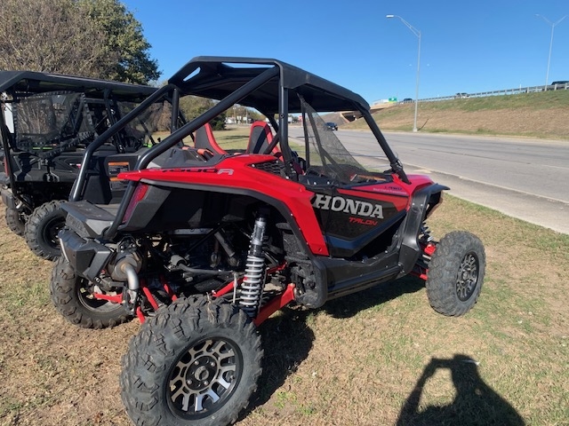 2022 Honda Talon 1000R FOX Live Valve at Kent Motorsports, New Braunfels, TX 78130