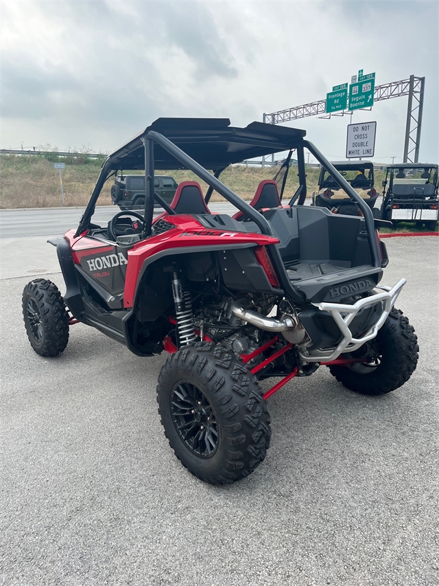 2022 Honda Talon 1000R FOX Live Valve at Kent Motorsports, New Braunfels, TX 78130