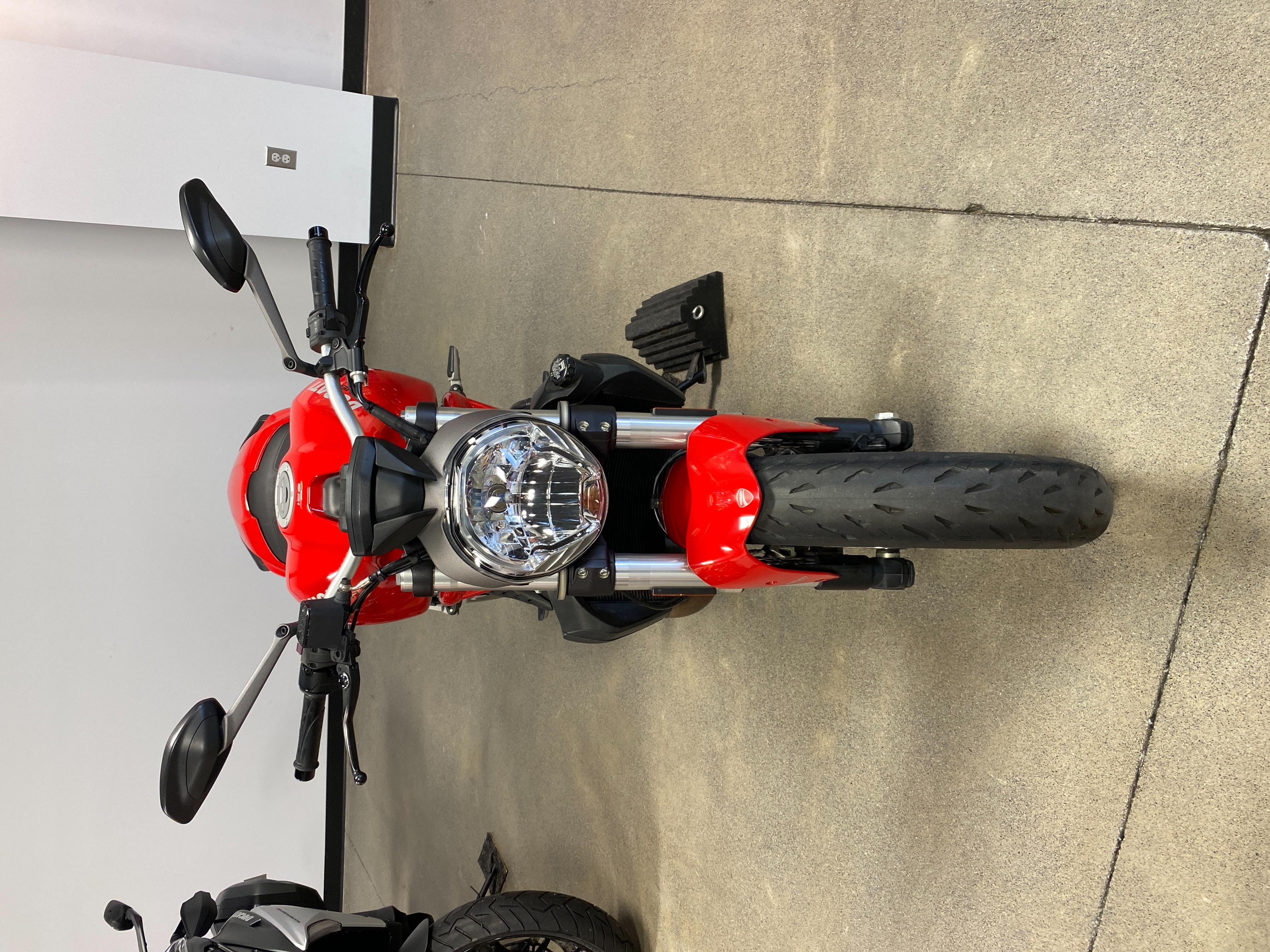 2015 Ducati Monster 821 at Frontline Eurosports