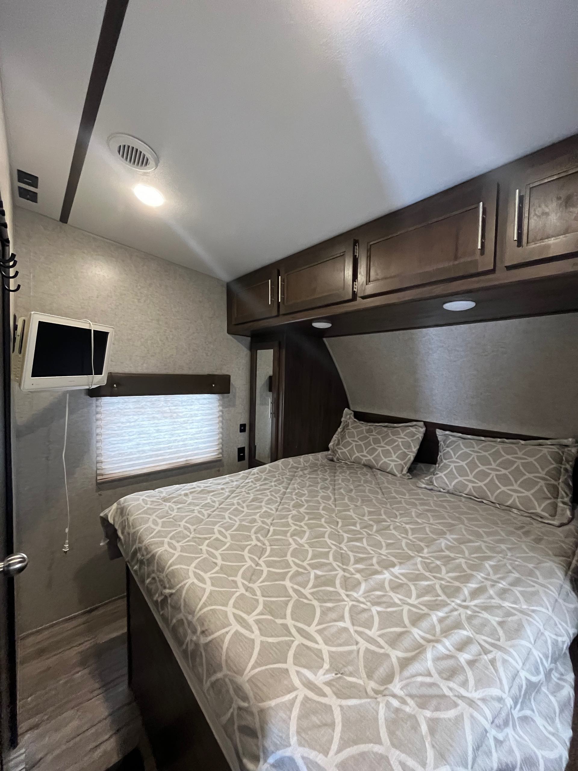 2019 Forest River Cherokee Wolf Pack 24PACK14+ at Prosser's Premium RV Outlet