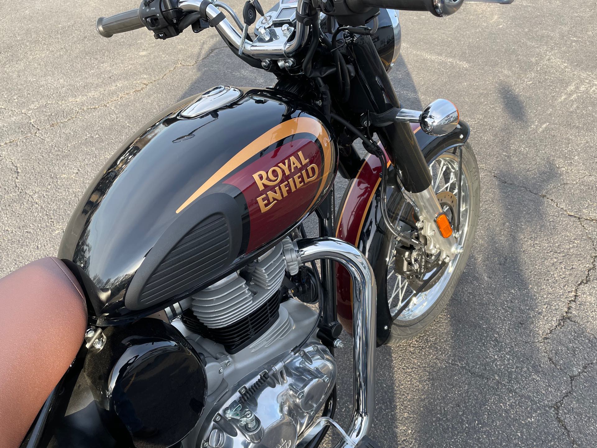 2023 Royal Enfield Classic 350 at Randy's Cycle