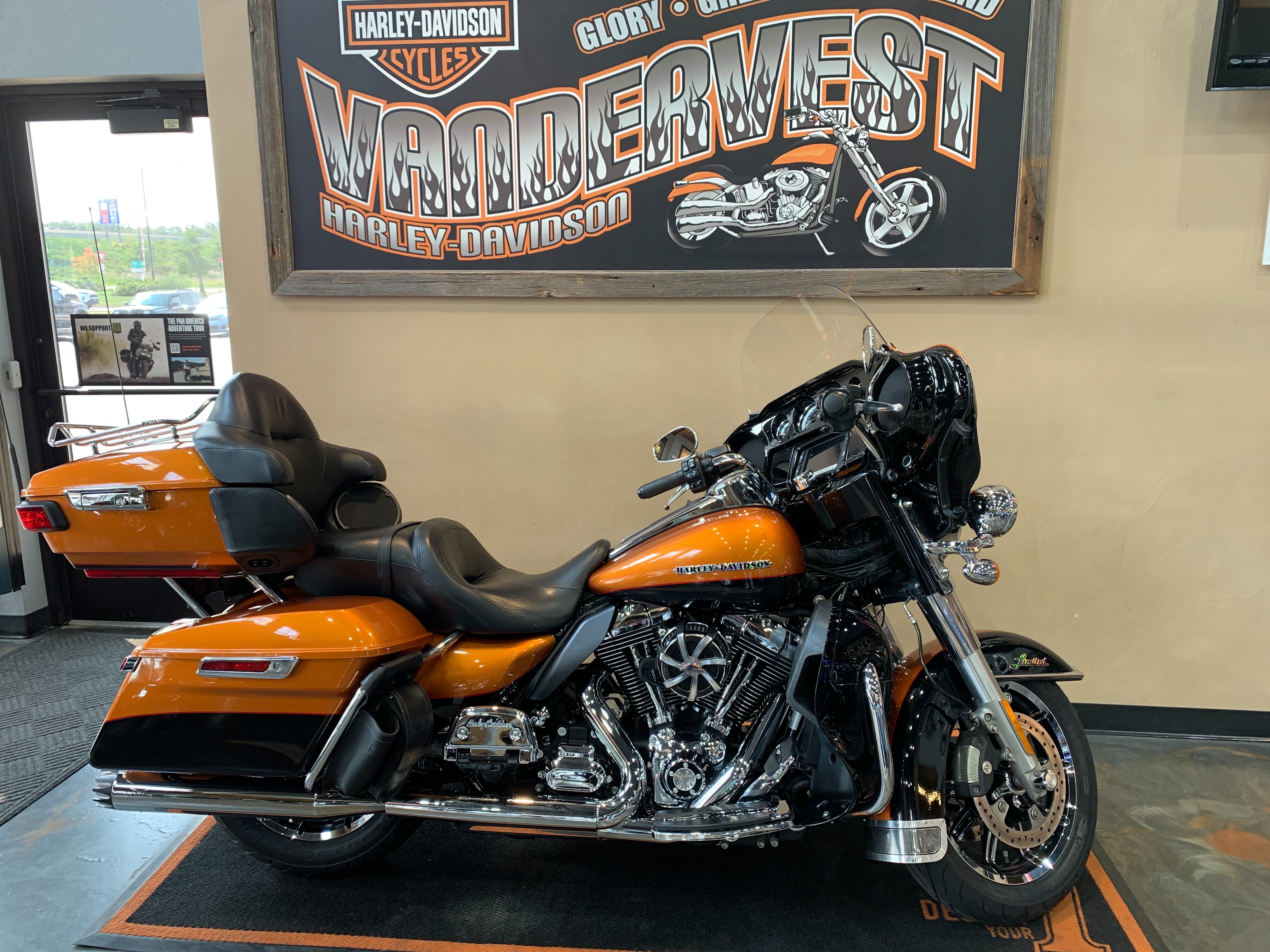 2014 Harley-Davidson Electra Glide Ultra Limited at Vandervest Harley-Davidson, Green Bay, WI 54303