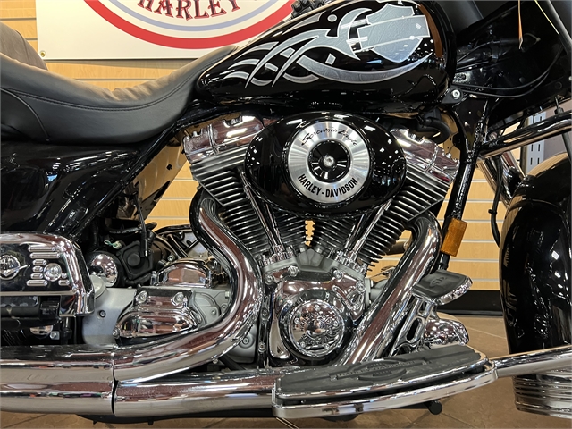 2001 HARLEY FLHT at Great River Harley-Davidson