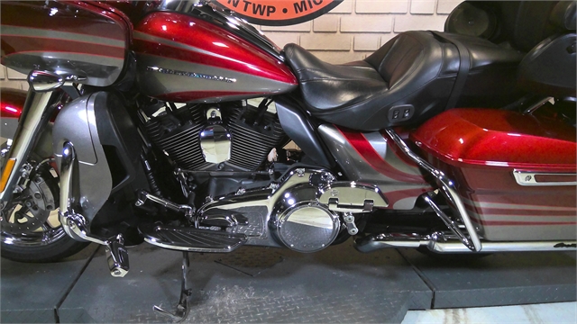 2016 Harley-Davidson Road Glide CVO Ultra at Wolverine Harley-Davidson