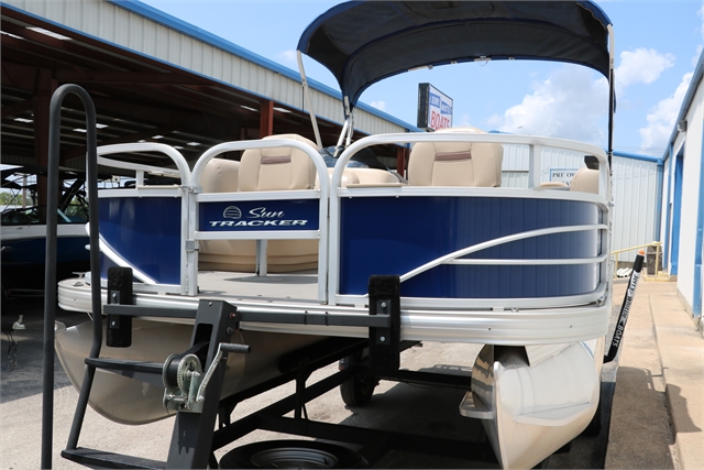 2017 Sun Tracker Fishing Barge 20 Deluxe at Jerry Whittle Boats