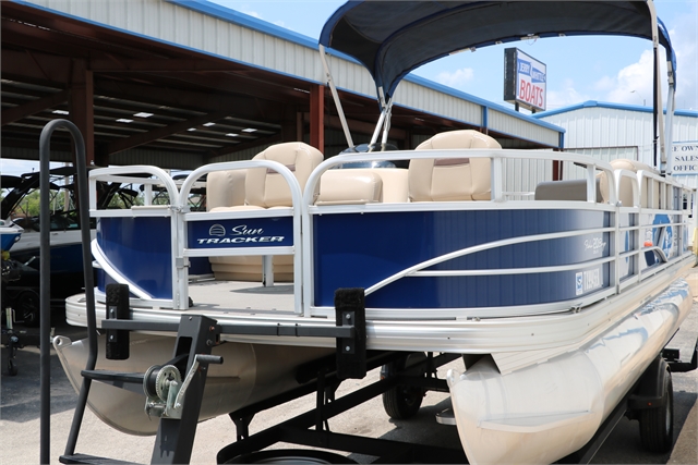 2017 Sun Tracker Fishing Barge 20 Deluxe at Jerry Whittle Boats