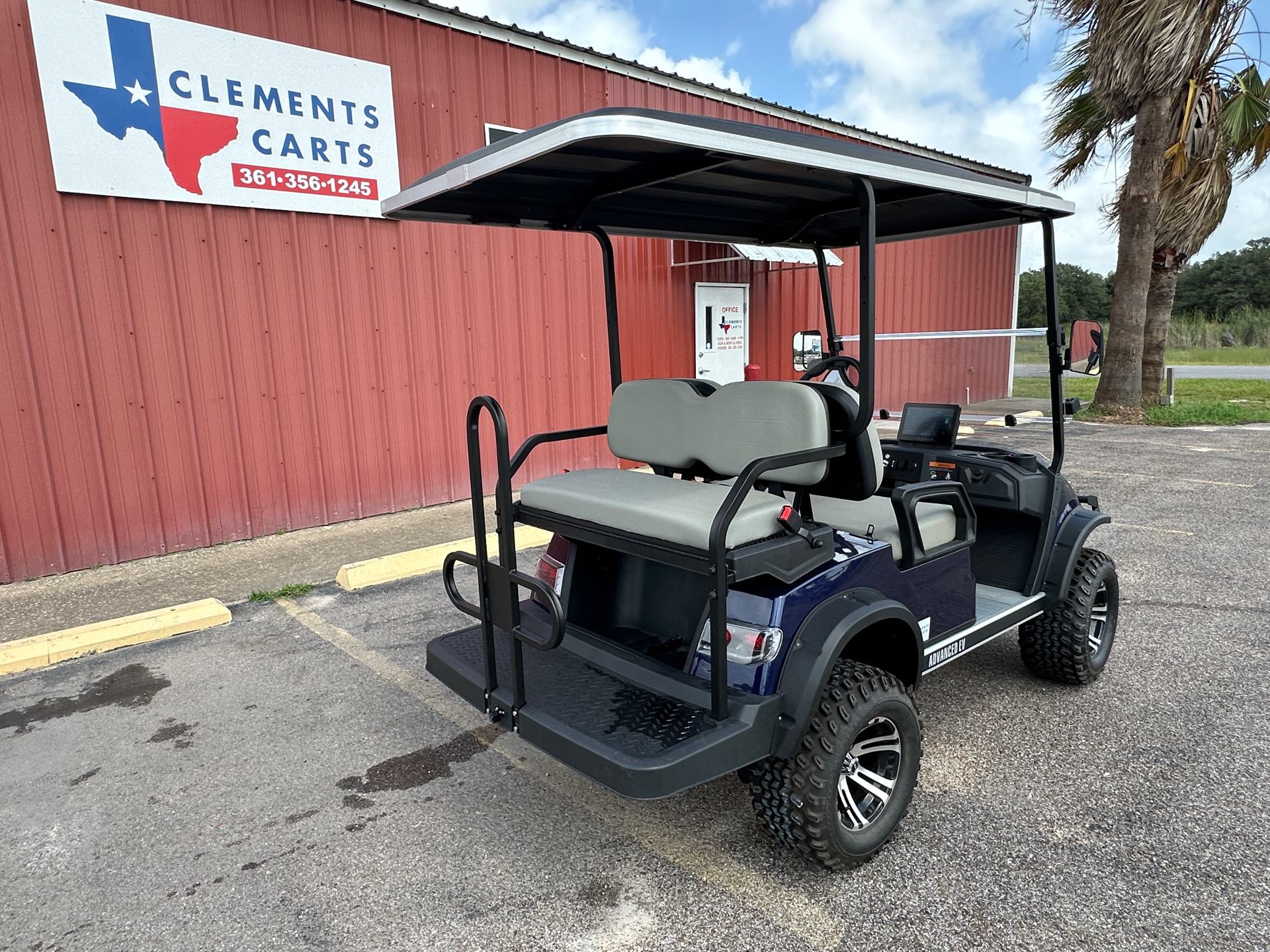 2024 Advanced EV Advent 4L at Clements Carts