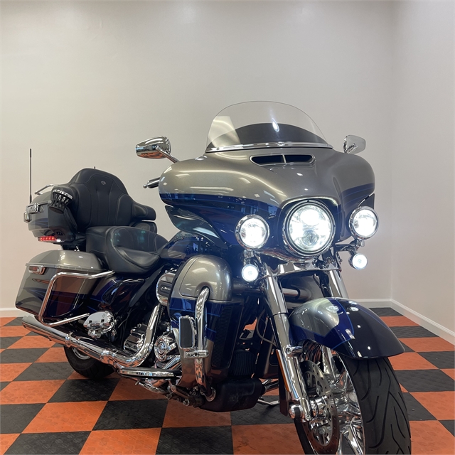2017 Harley-Davidson Electra Glide CVO Limited at Harley-Davidson of Indianapolis