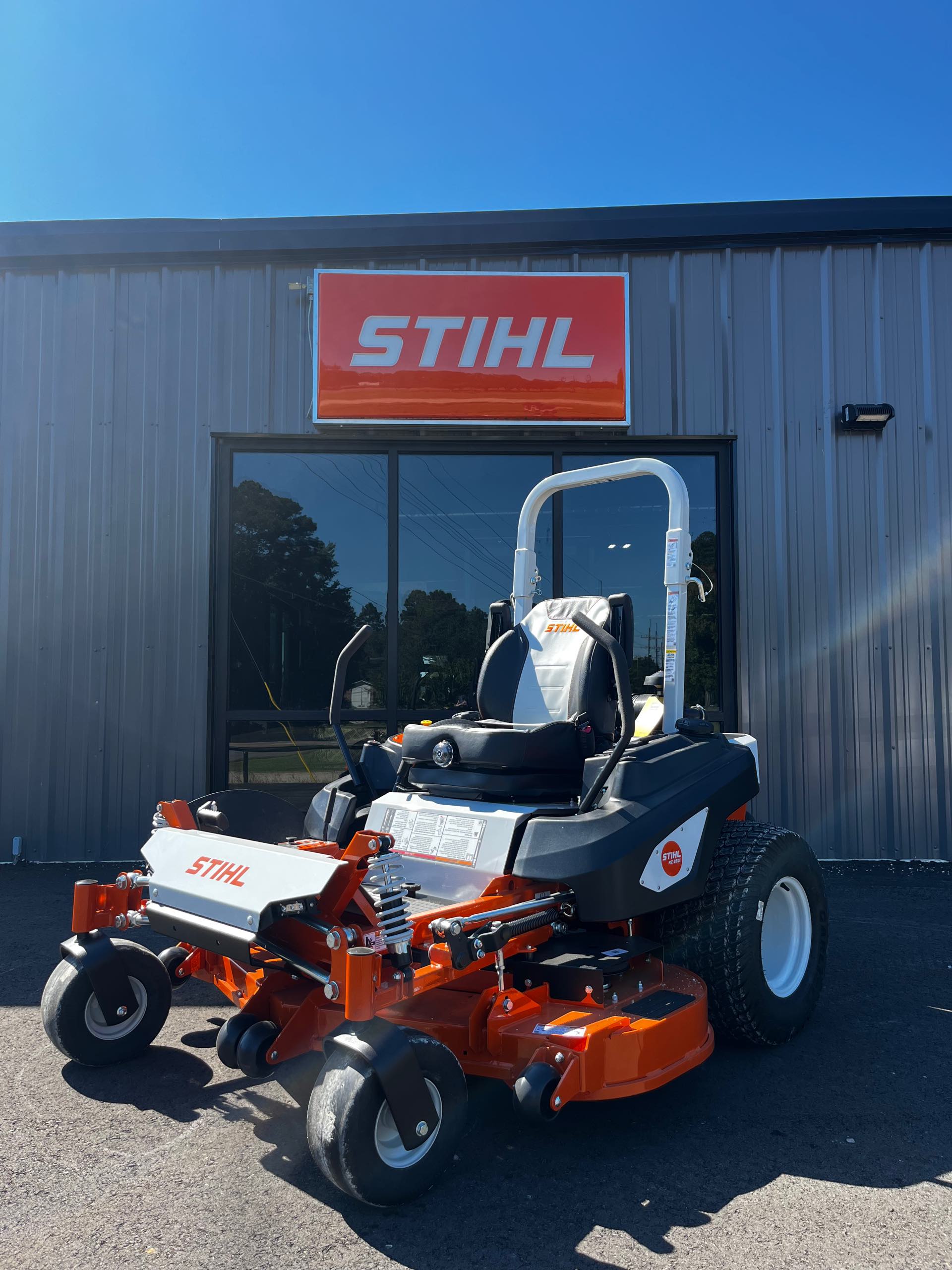 2025 STIHL Lawn Mowers RZ 900 Series at Patriot Golf Carts & Powersports