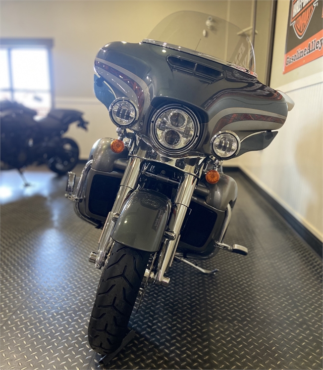 2016 Harley-Davidson Electra Glide CVO Limited at Gasoline Alley Harley-Davidson