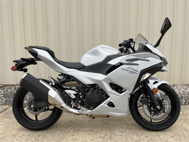 2025 Kawasaki Ninja 500 Base at Friendly Powersports Slidell