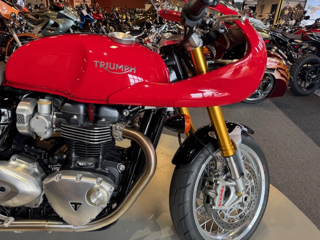2016 Triumph Thruxton 1200 R at Martin Moto