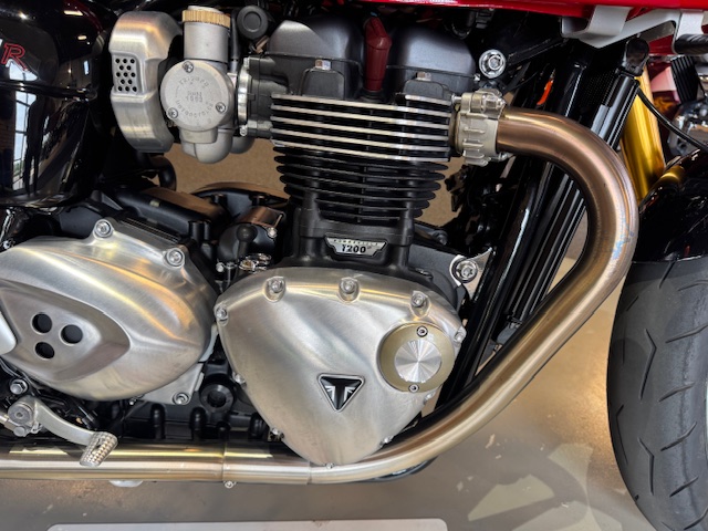 2016 Triumph Thruxton 1200 R at Martin Moto