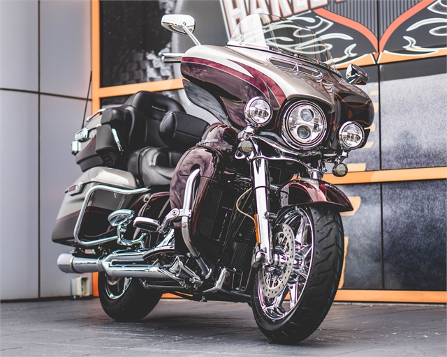 2015 Harley-Davidson Electra Glide CVO Limited at Speedway Harley-Davidson