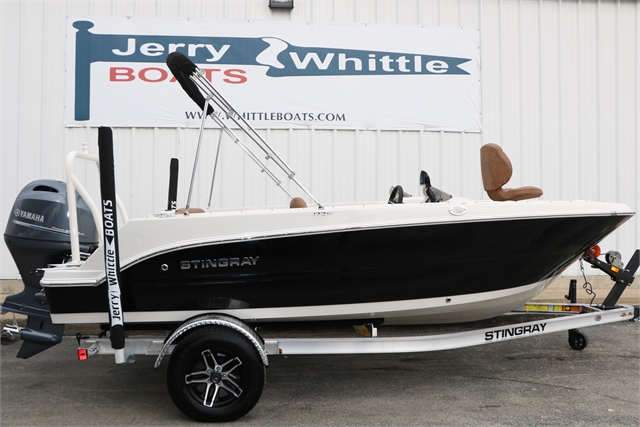 2022 Stingray SC 172 at Jerry Whittle Boats