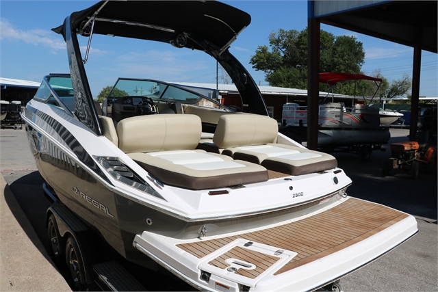 2014 Regal 2500 at Jerry Whittle Boats