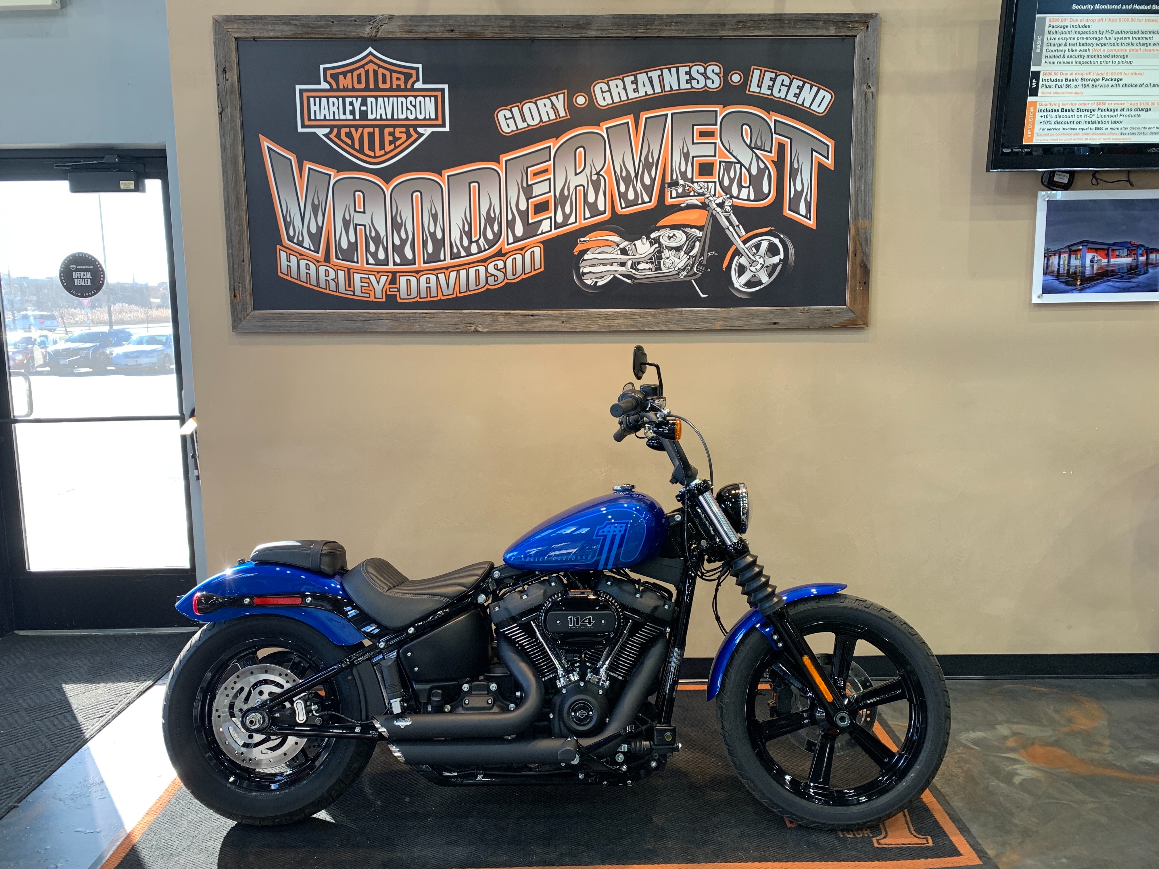 2024 Harley-Davidson Softail Street Bob 114 at Vandervest Harley-Davidson, Green Bay, WI 54303