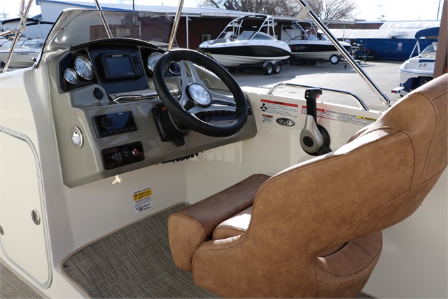 2022 Stingray 192SC Deck Boat at Jerry Whittle Boats