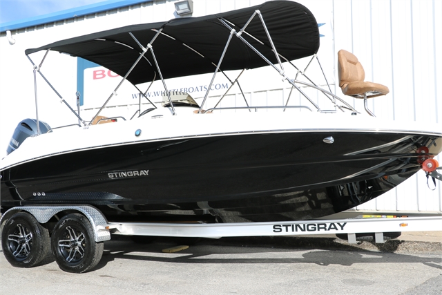 2022 Stingray 192SC Deck Boat at Jerry Whittle Boats