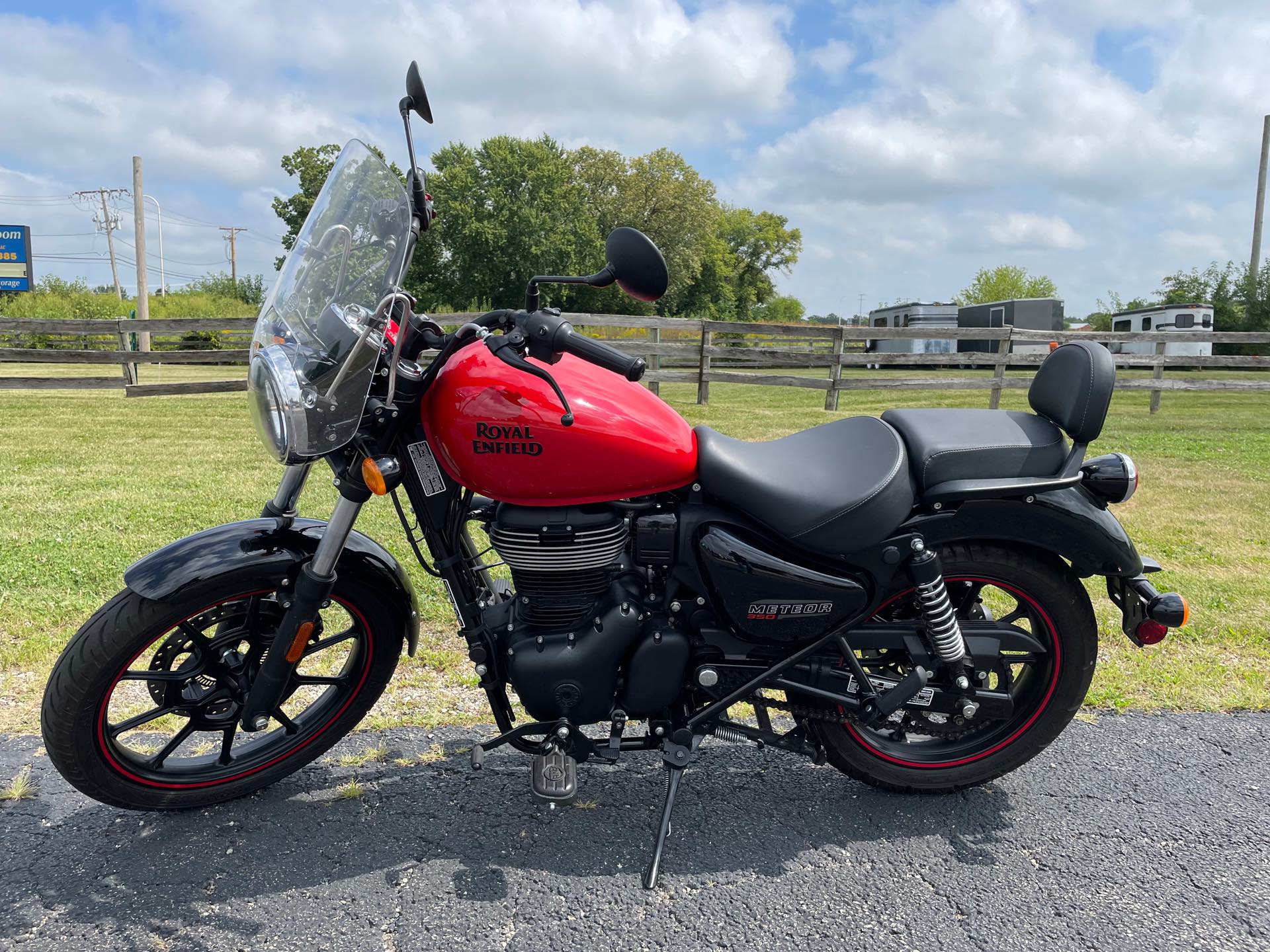 2023 Royal Enfield Meteor 350 at Randy's Cycle