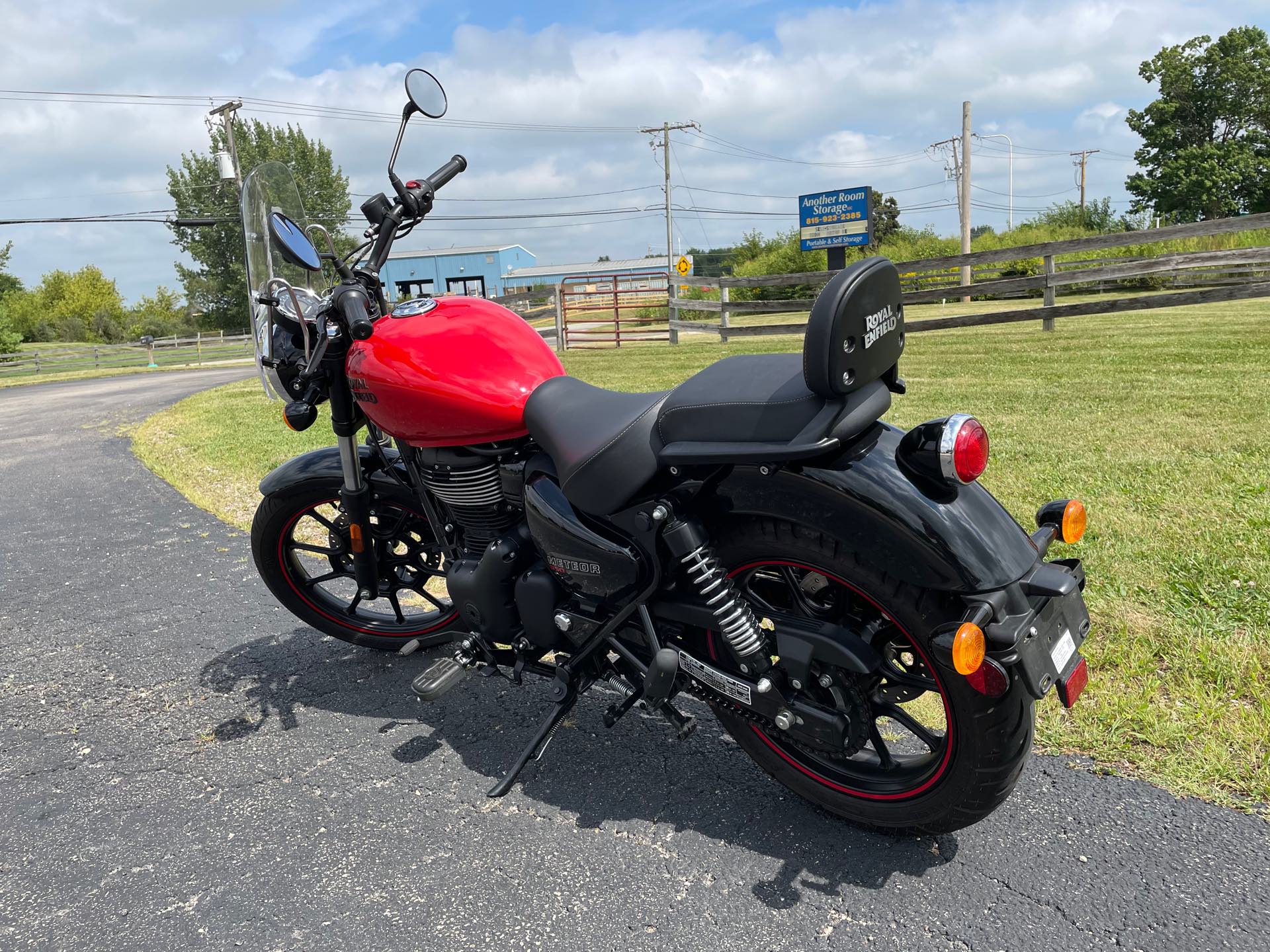 2023 Royal Enfield Meteor 350 at Randy's Cycle