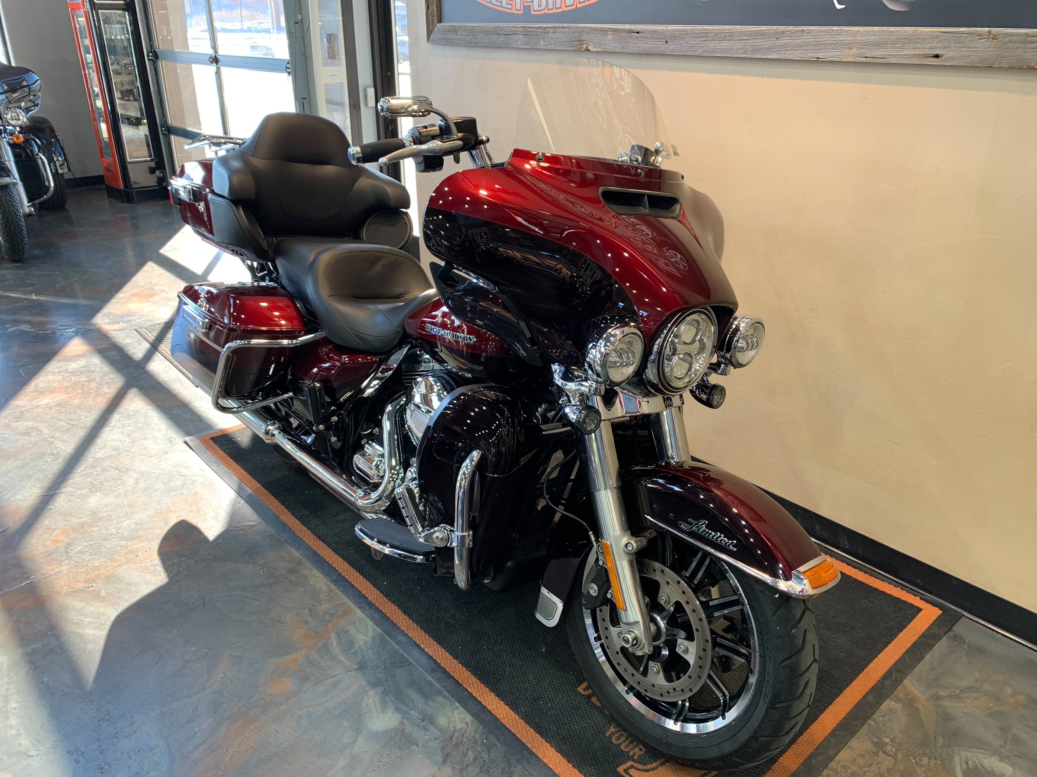 2015 Harley-Davidson Electra Glide Ultra Limited Low at Vandervest Harley-Davidson, Green Bay, WI 54303