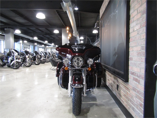 2022 Harley-Davidson Trike Tri Glide Ultra at Cox's Double Eagle Harley-Davidson