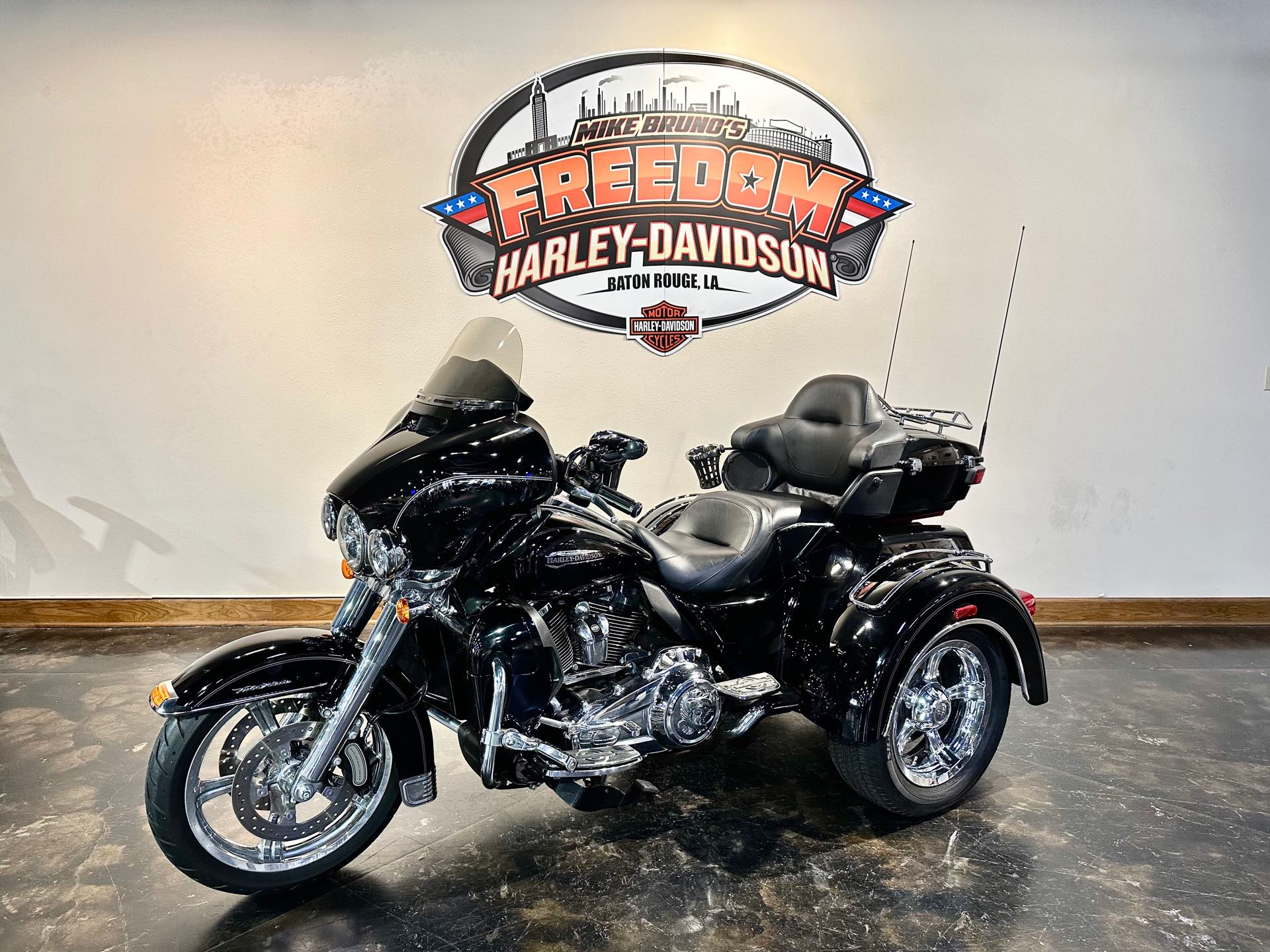 2017 Harley-Davidson Trike Tri Glide Ultra at Mike Bruno's Freedom Harley-Davidson