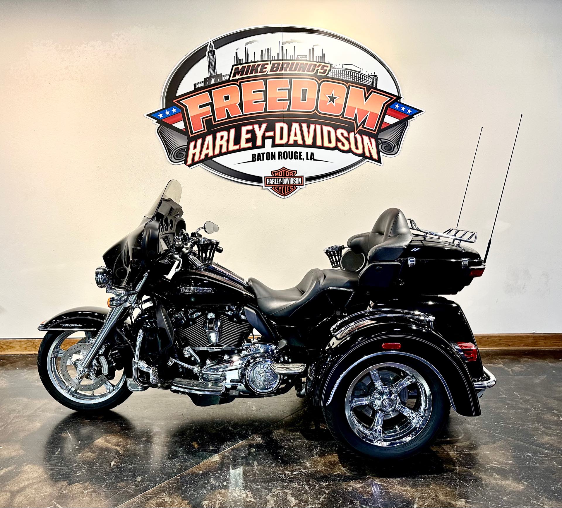 2017 Harley-Davidson Trike Tri Glide Ultra at Mike Bruno's Freedom Harley-Davidson