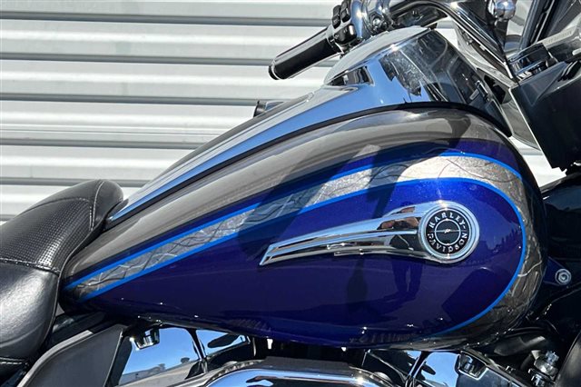 2016 Harley-Davidson Electra Glide CVO Limited at Clawson Motorsports