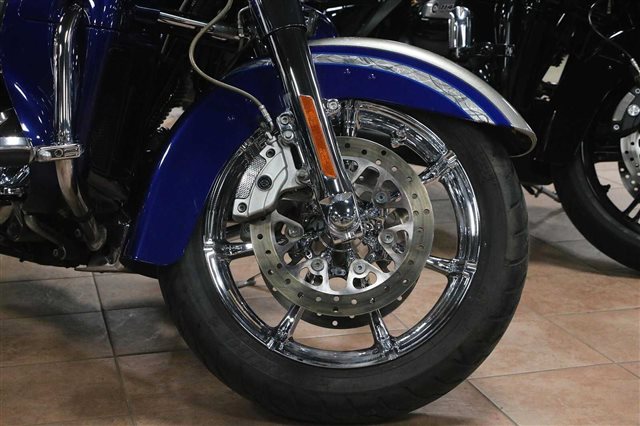 2016 Harley-Davidson Electra Glide CVO Limited at Clawson Motorsports