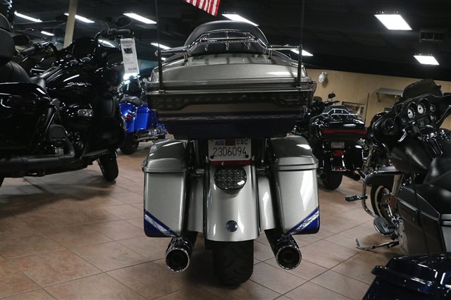 2016 Harley-Davidson Electra Glide CVO Limited at Clawson Motorsports