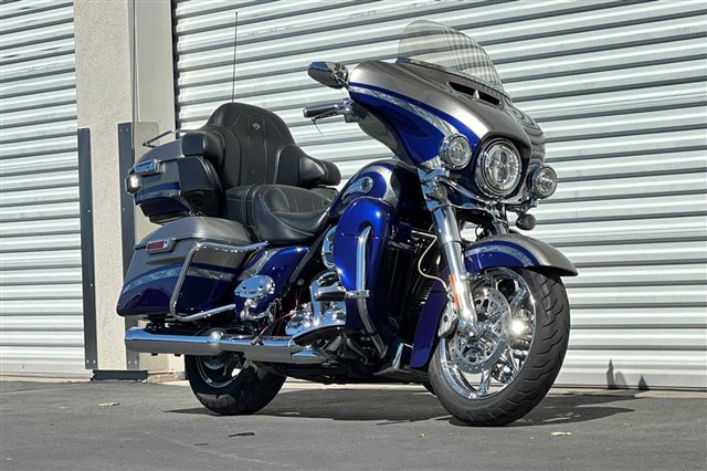 2016 Harley-Davidson Electra Glide CVO Limited at Clawson Motorsports