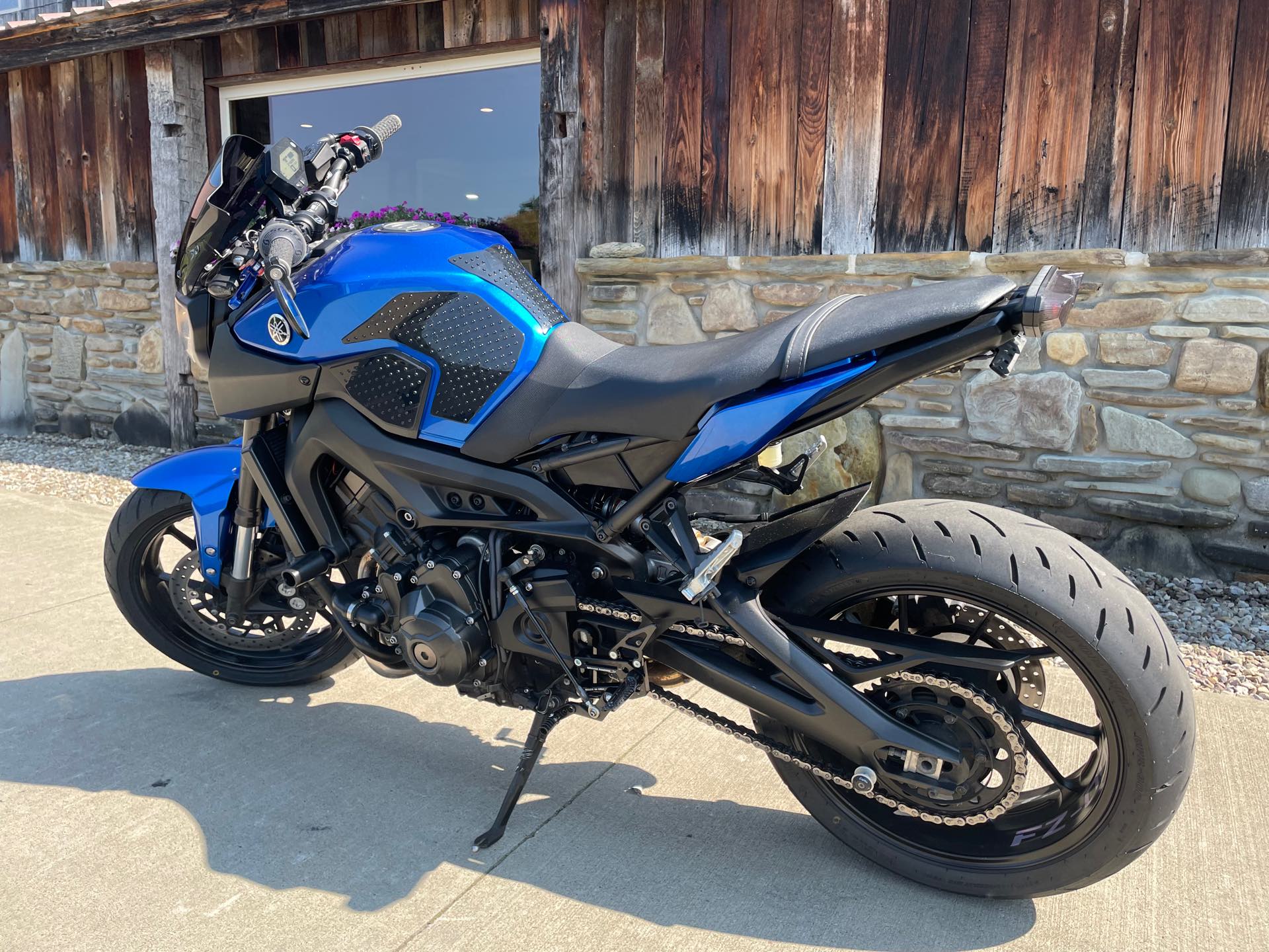 2016 Yamaha FZ-09GL at Arkport Cycles