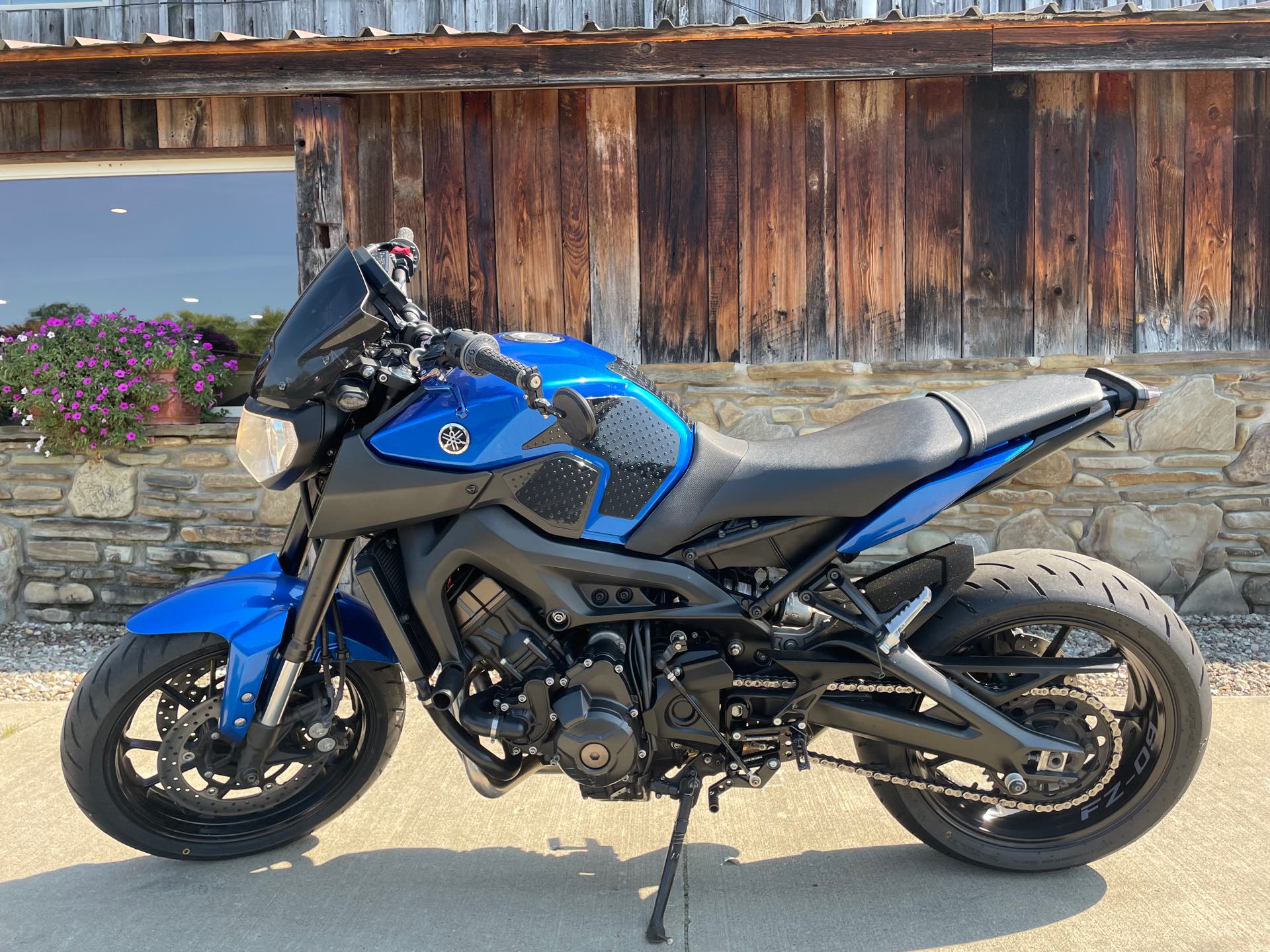 2016 Yamaha FZ-09GL at Arkport Cycles