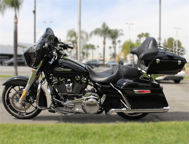 2023 Harley-Davidson Street Glide Base at Quaid Harley-Davidson, Loma Linda, CA 92354