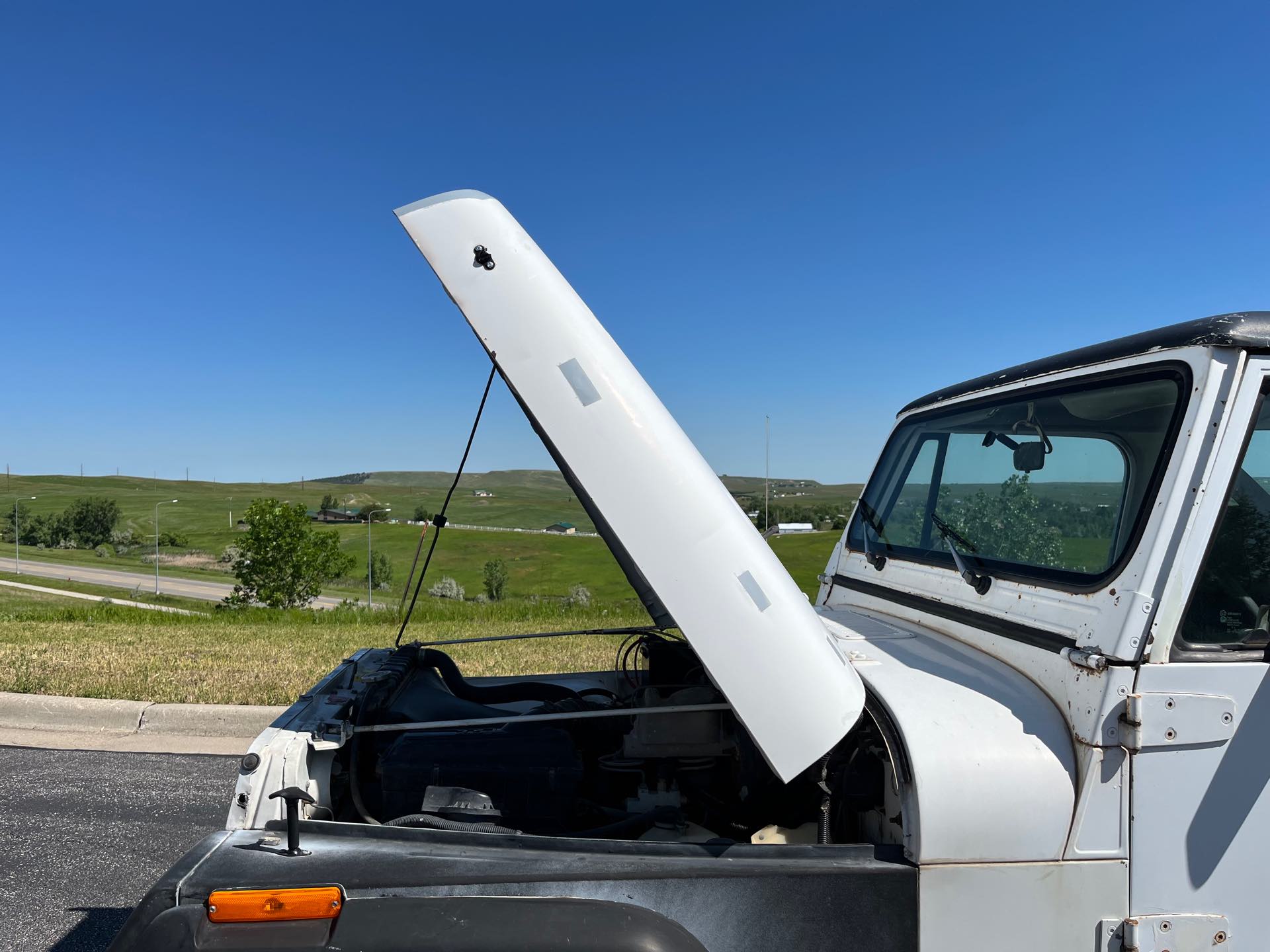 1990 Jeep Wrangler 4x4 at Mount Rushmore Motorsports