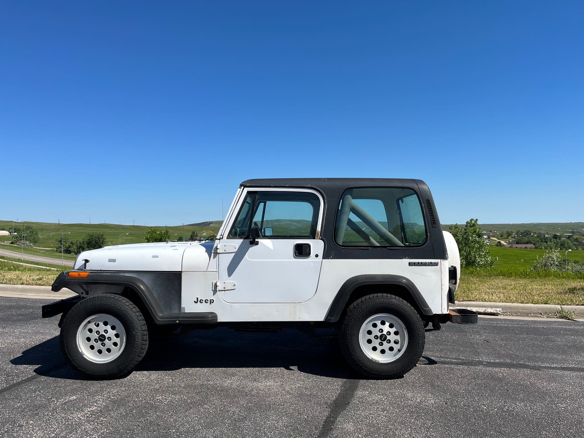 1990 Jeep Wrangler 4x4 at Mount Rushmore Motorsports