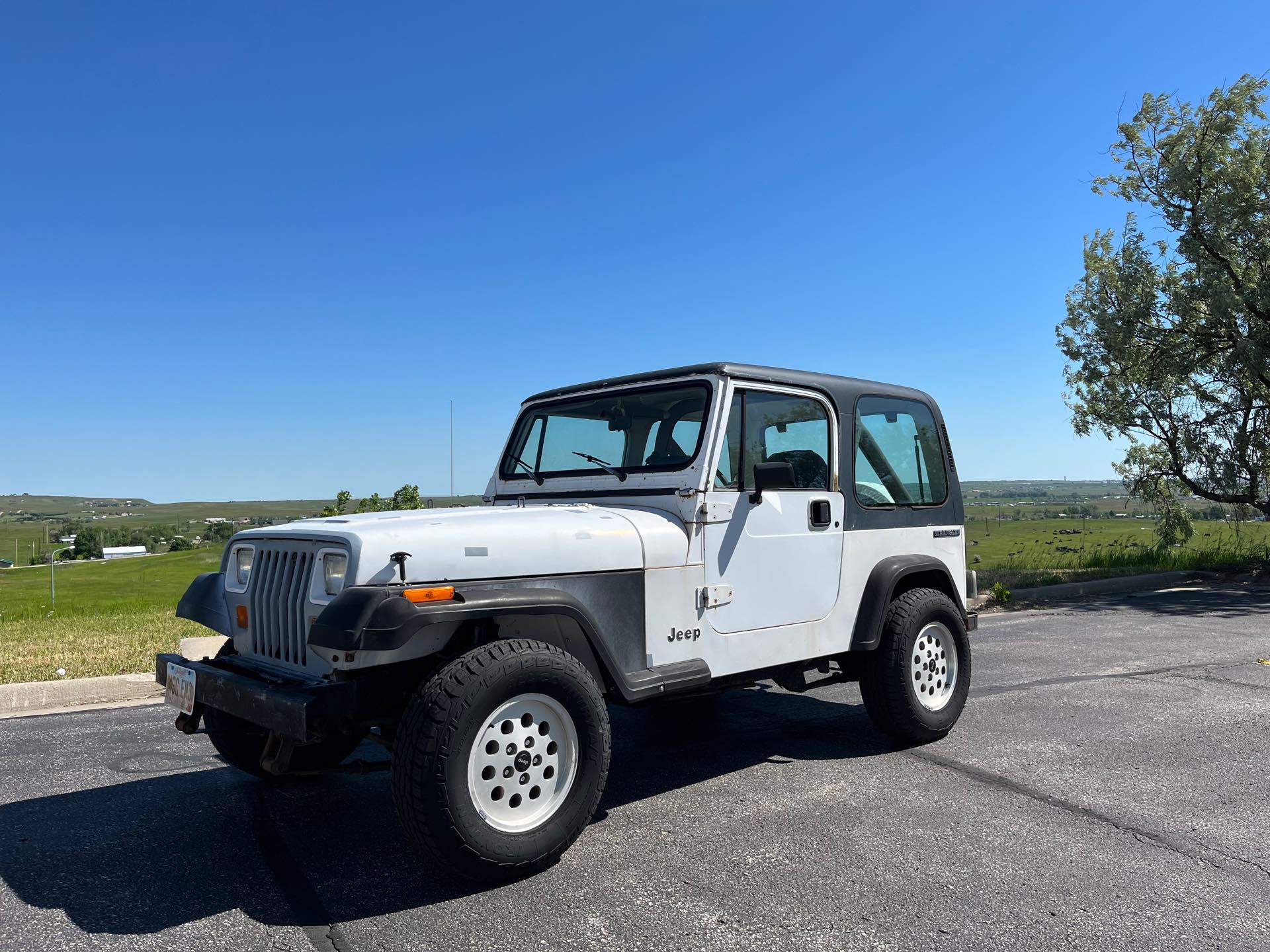 1990 Jeep Wrangler 4x4 at Mount Rushmore Motorsports