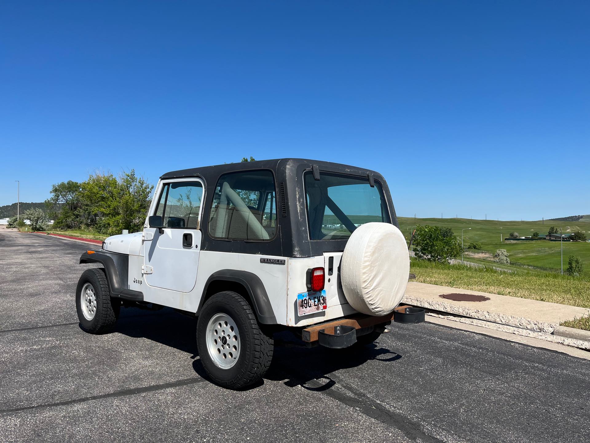 1990 Jeep Wrangler 4x4 at Mount Rushmore Motorsports