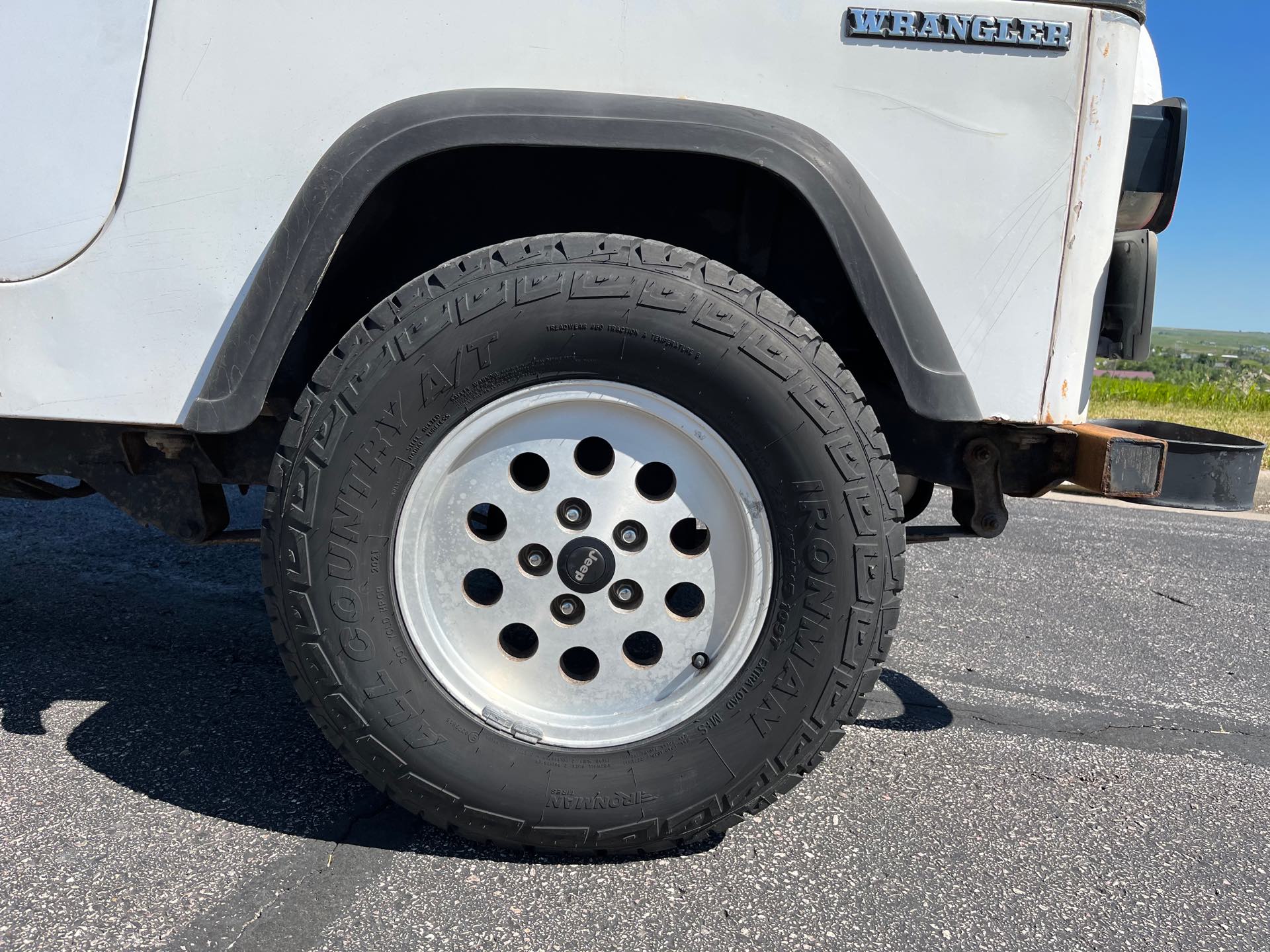 1990 Jeep Wrangler 4x4 at Mount Rushmore Motorsports