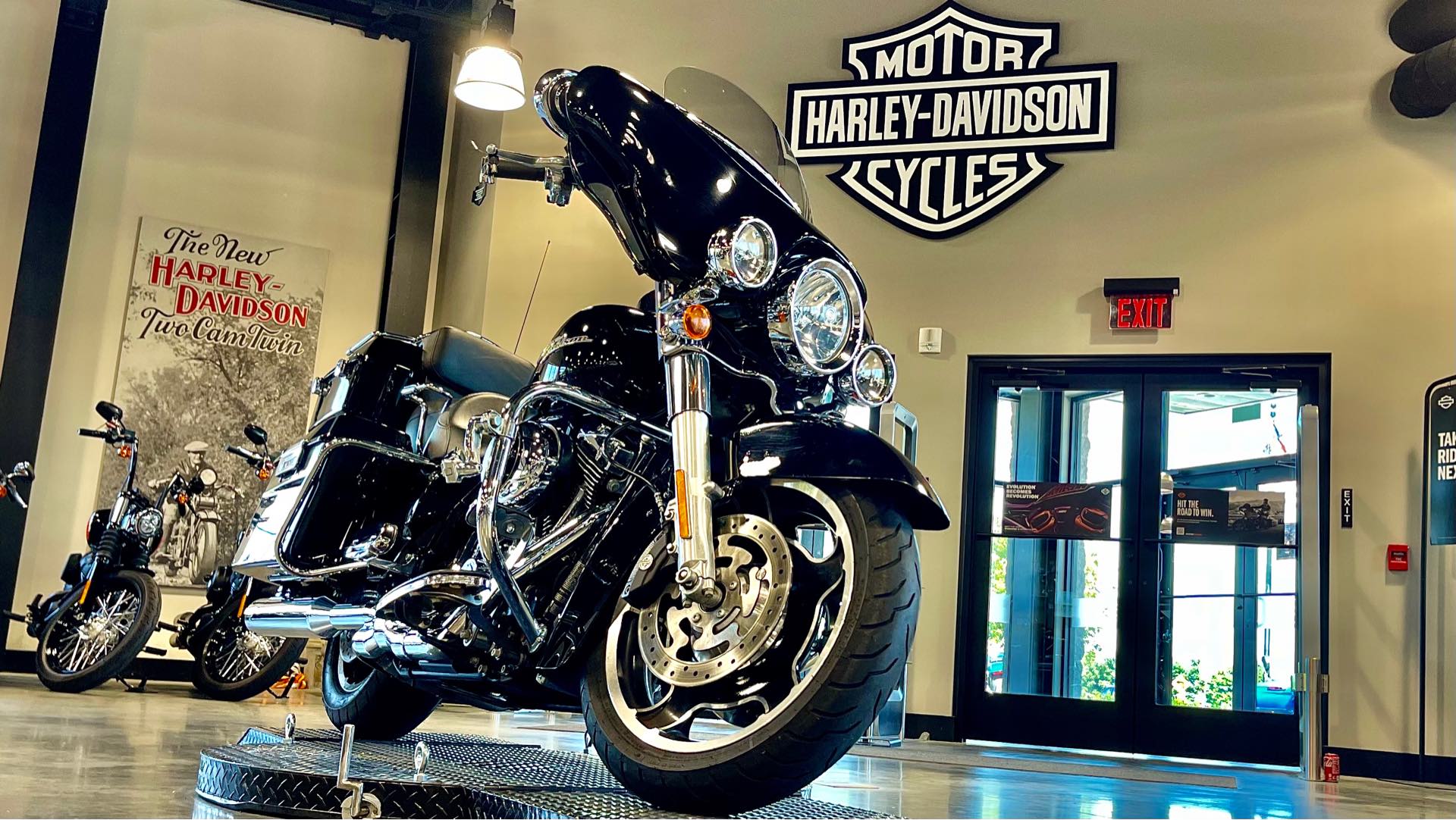 2012 Harley-Davidson Street Glide Base at Keystone Harley-Davidson