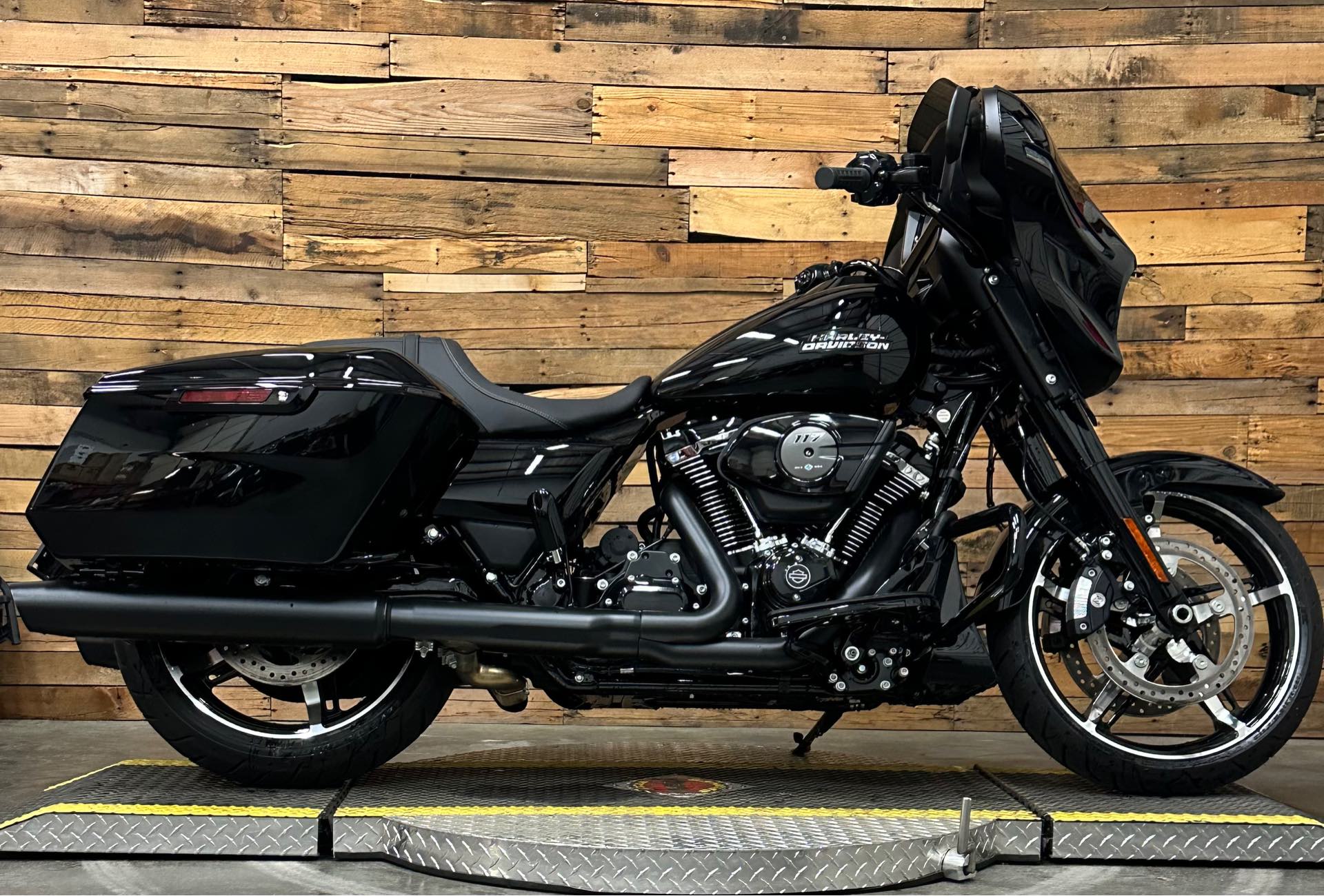 2024 Harley-Davidson Street Glide Base at Lumberjack Harley-Davidson