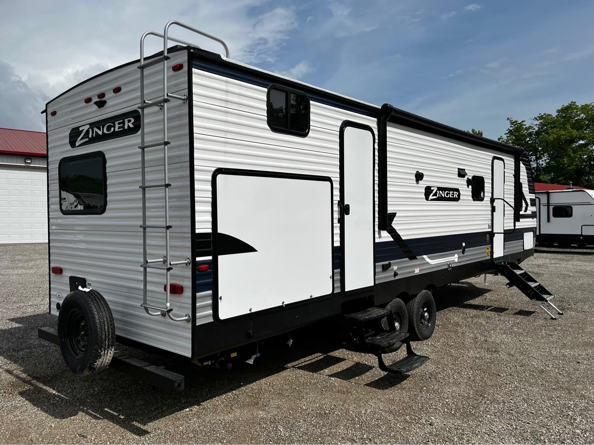 2022 CrossRoads Zinger ZR328SB at Lee's Country RV